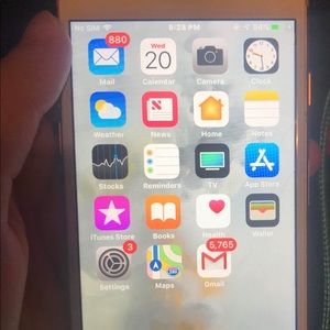 iPhone 8